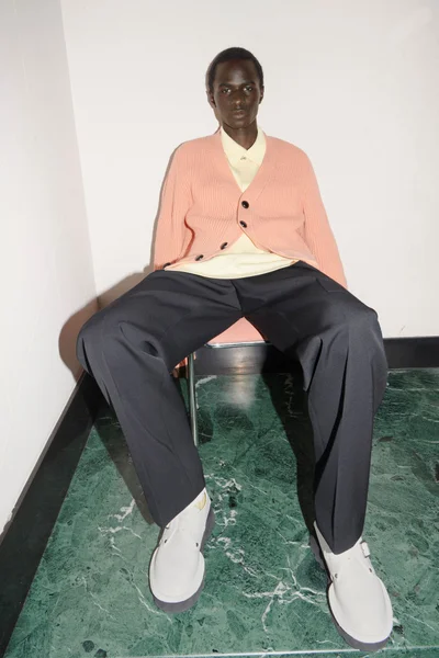 Look 4